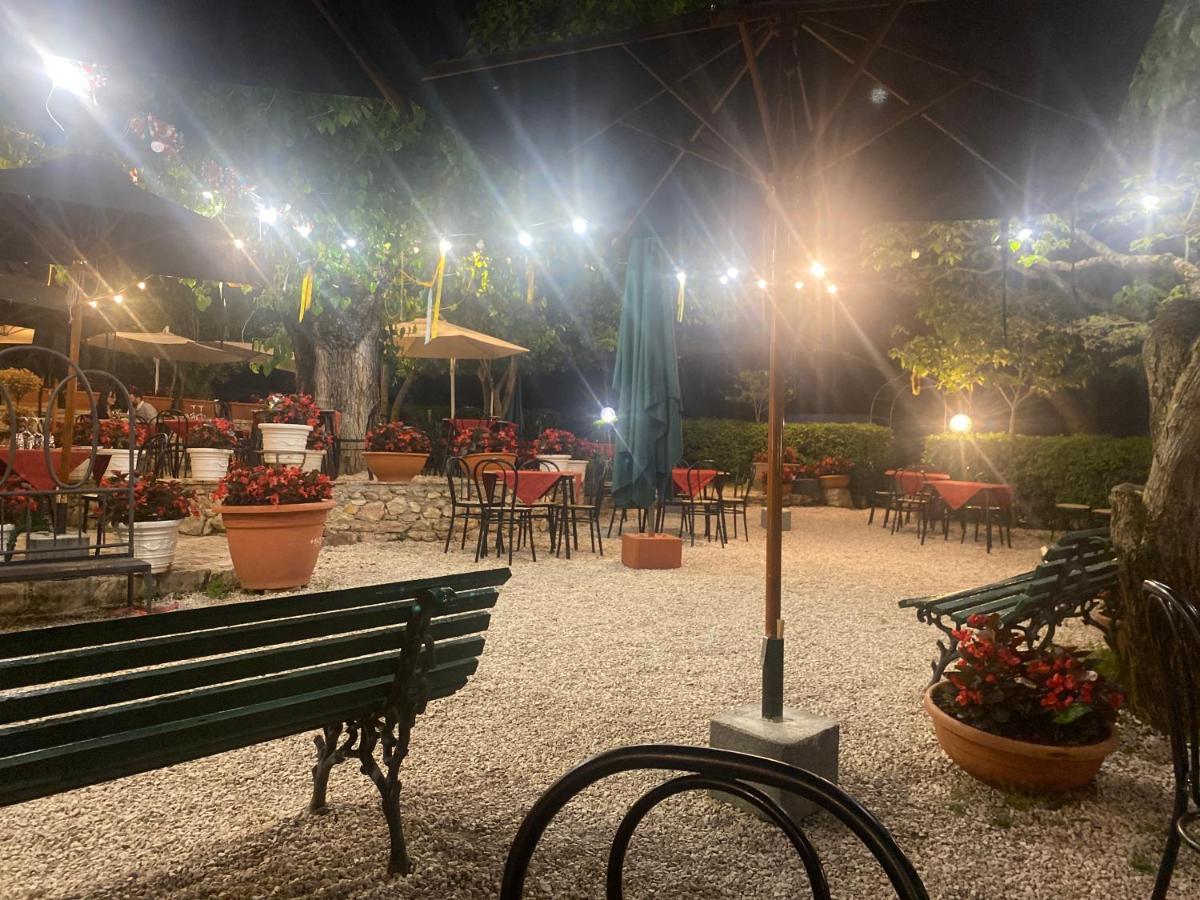 Albergo Le Casaline Campello sul Clitunno Ngoại thất bức ảnh